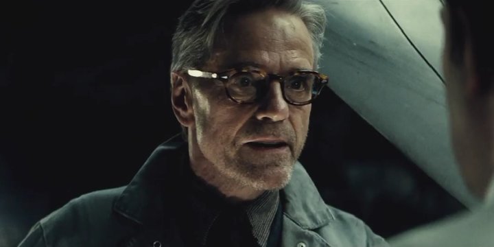 Batman v Superman 4